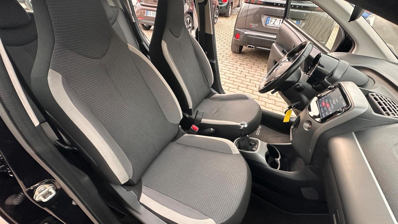 Toyota Aygo Connect 1.0 VVT-i 72 CV 5 porte x-play