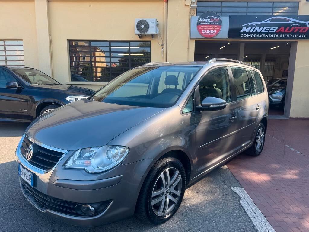 Volkswagen Touran ANNO 2011 1.4 METANO 7 POSTI