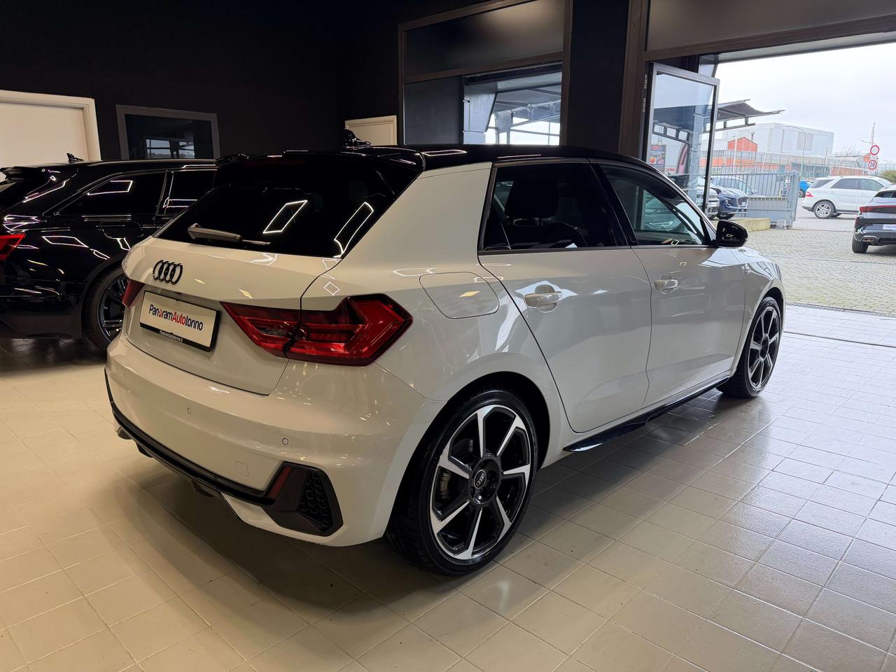 Audi A1 A1 SPB 30 1.0 tfsi Identity Black 116cv s-tronic