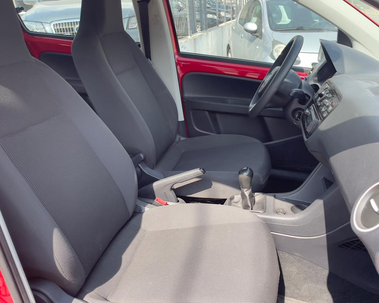 VOLKSWAGEN UP 1.0 5 2012
