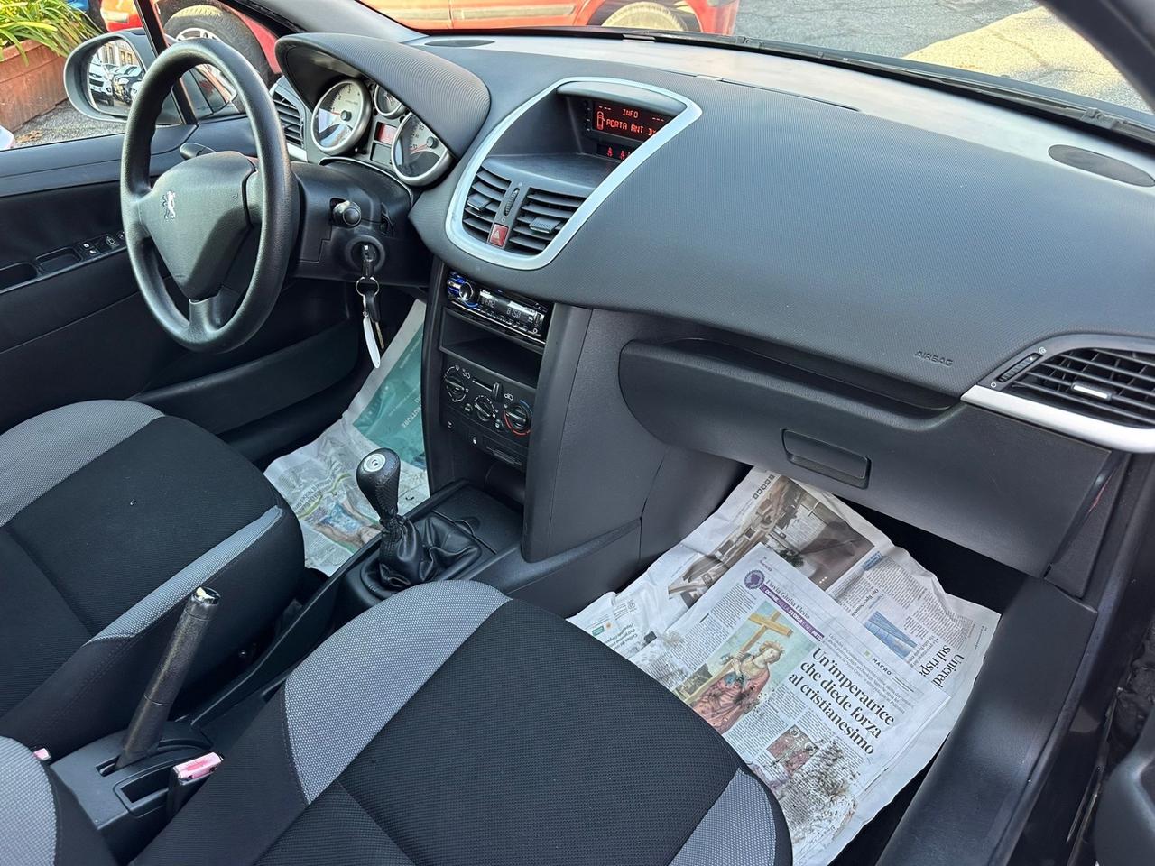 Peugeot 207 1.4 bezina