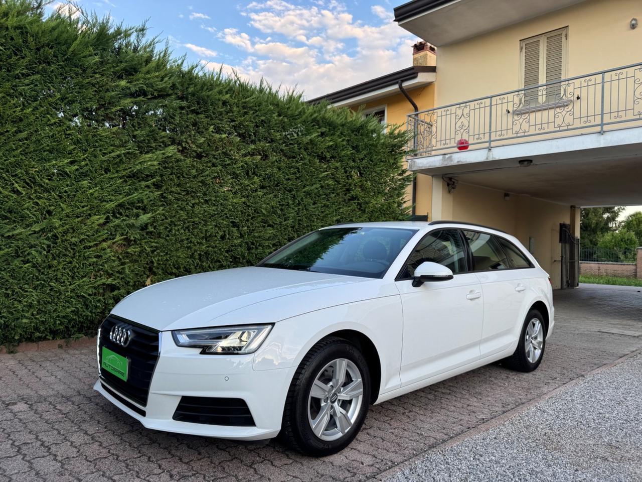 Audi A4 Avant 30 TDI S tronic Design