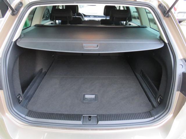 VOLKSWAGEN Passat Variant 1.6 TDI DSG BlueMotion Tech.