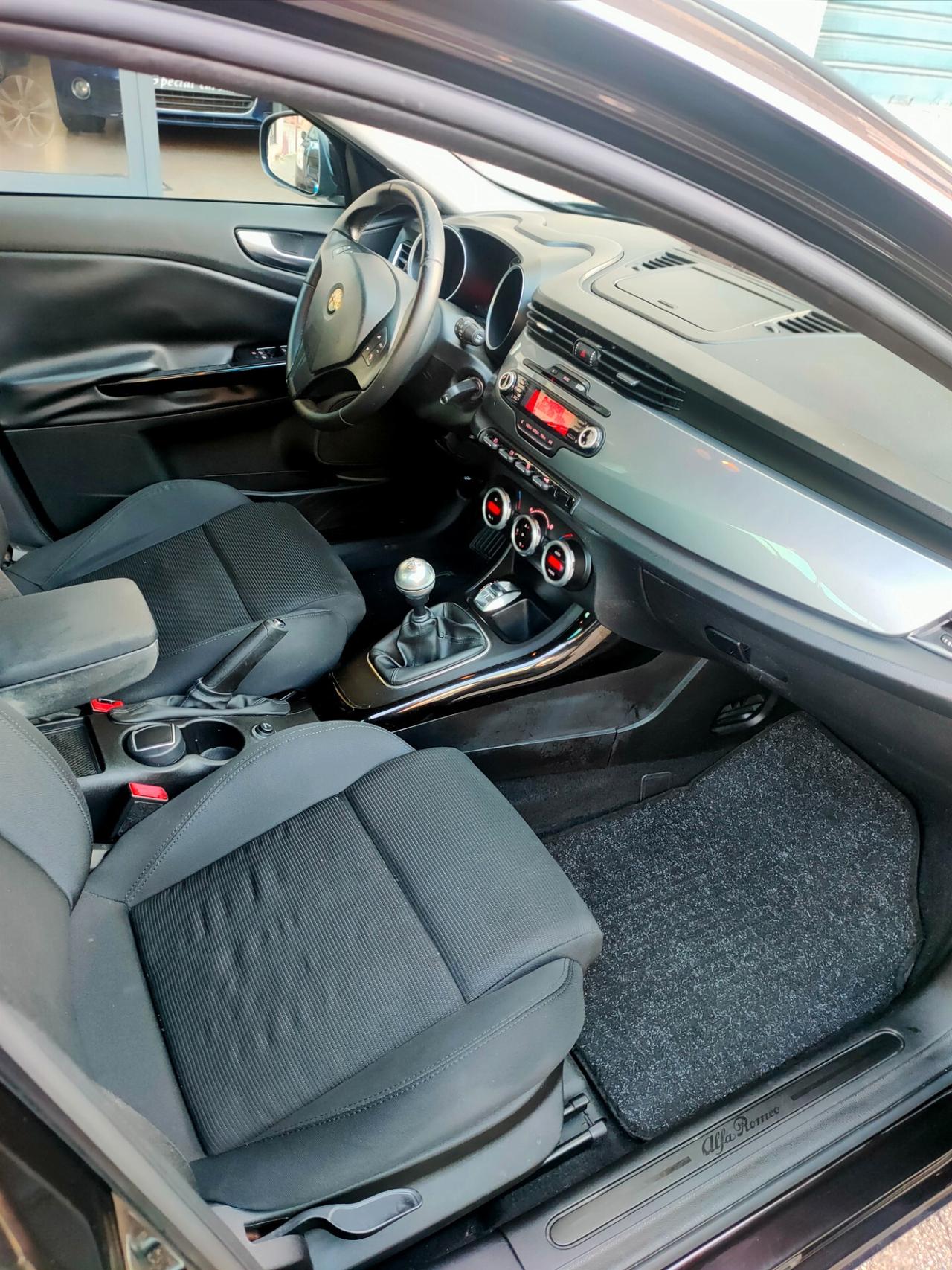 Alfa Romeo Giulietta 1.6 JTDm-2 105 CV Distinctive