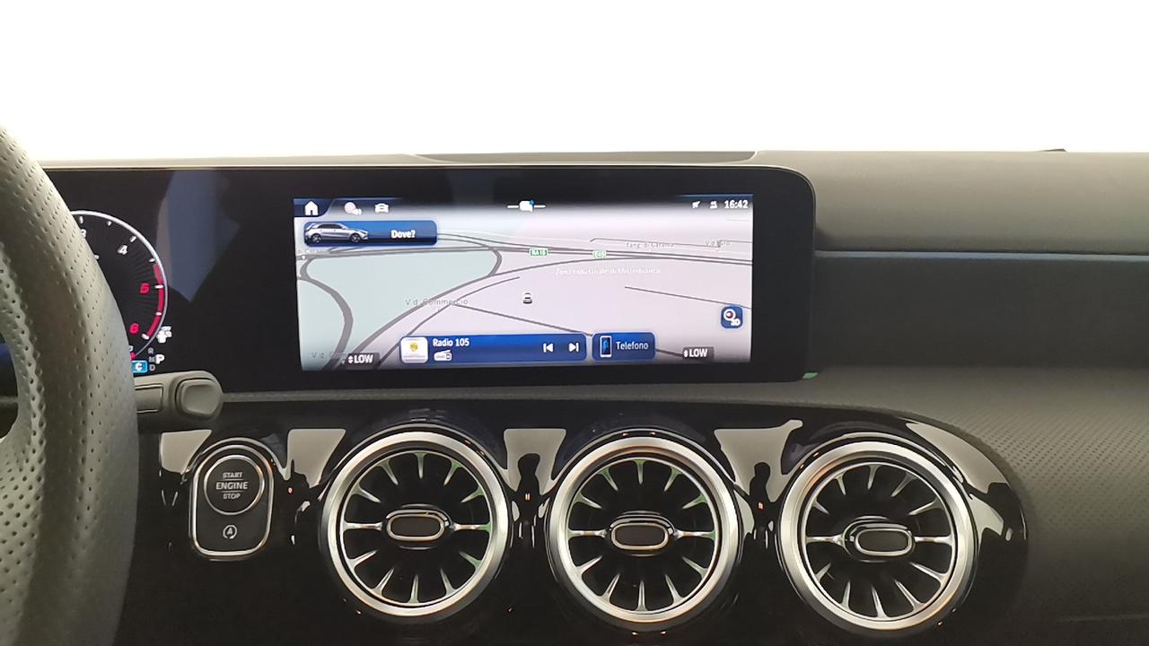 Mercedes-Benz Classe A - W177 2023 - A 200 d AMG Line Premium auto
