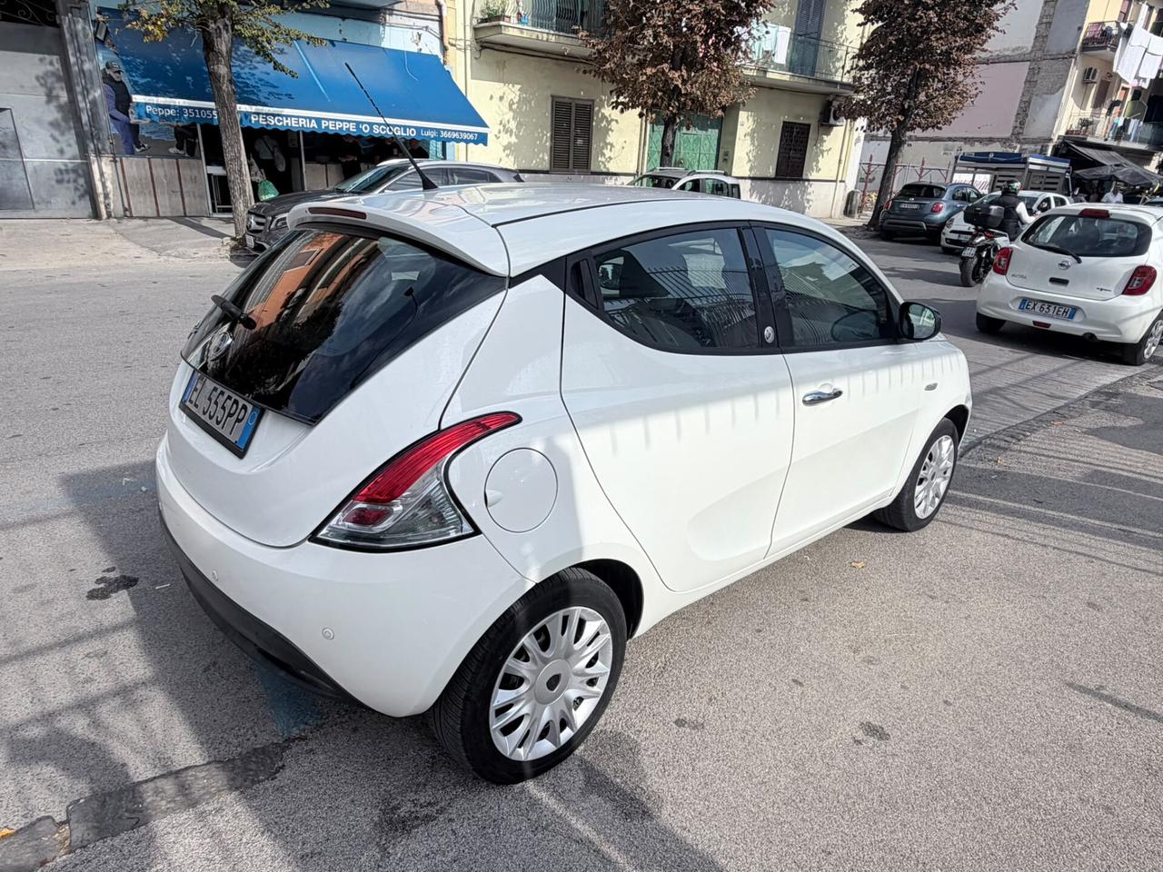 Lancia Ypsilon 1.2 69 CV 5 porte GPL Ecochic Gold