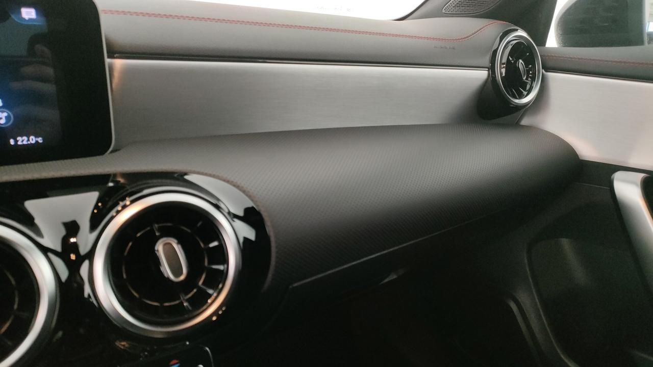 Mercedes-Benz CLA Coupe - C118 - CLA Coupe 200 d Premium auto