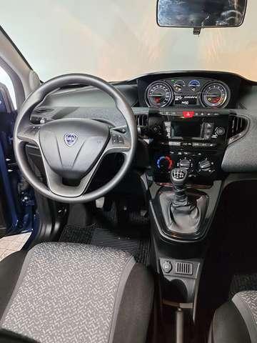 Lancia Ypsilon 1.0 FireFly 5 porte S&S Hybrid Silver