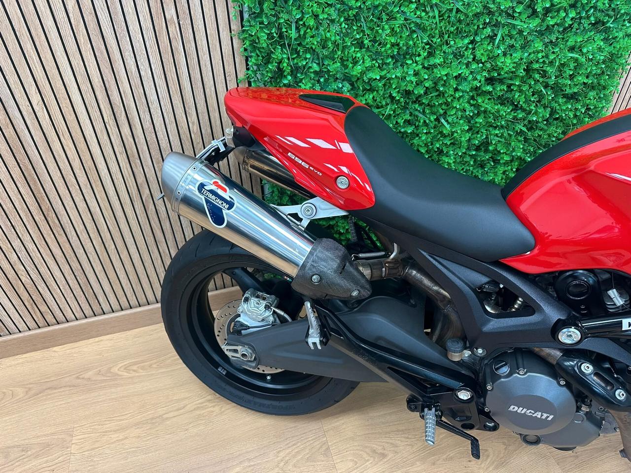 DUCATI MONSTER 696 SCARICO TERMIGNONI DA 99€ AL MESE