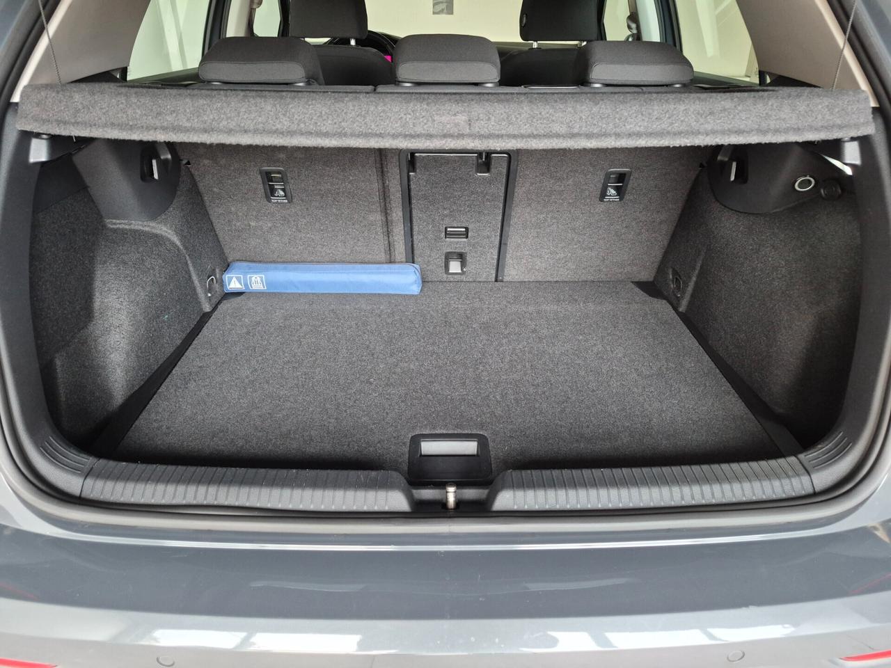 Volkswagen Golf 1.0 eTSI EVO LIFE DSG LED APPLE CAR PLAY/ANDROID AUTO C.17" WIRELESS ACC COCKPIT PRO KEYLESS LANE ASSIST AMBIENT LIGHT