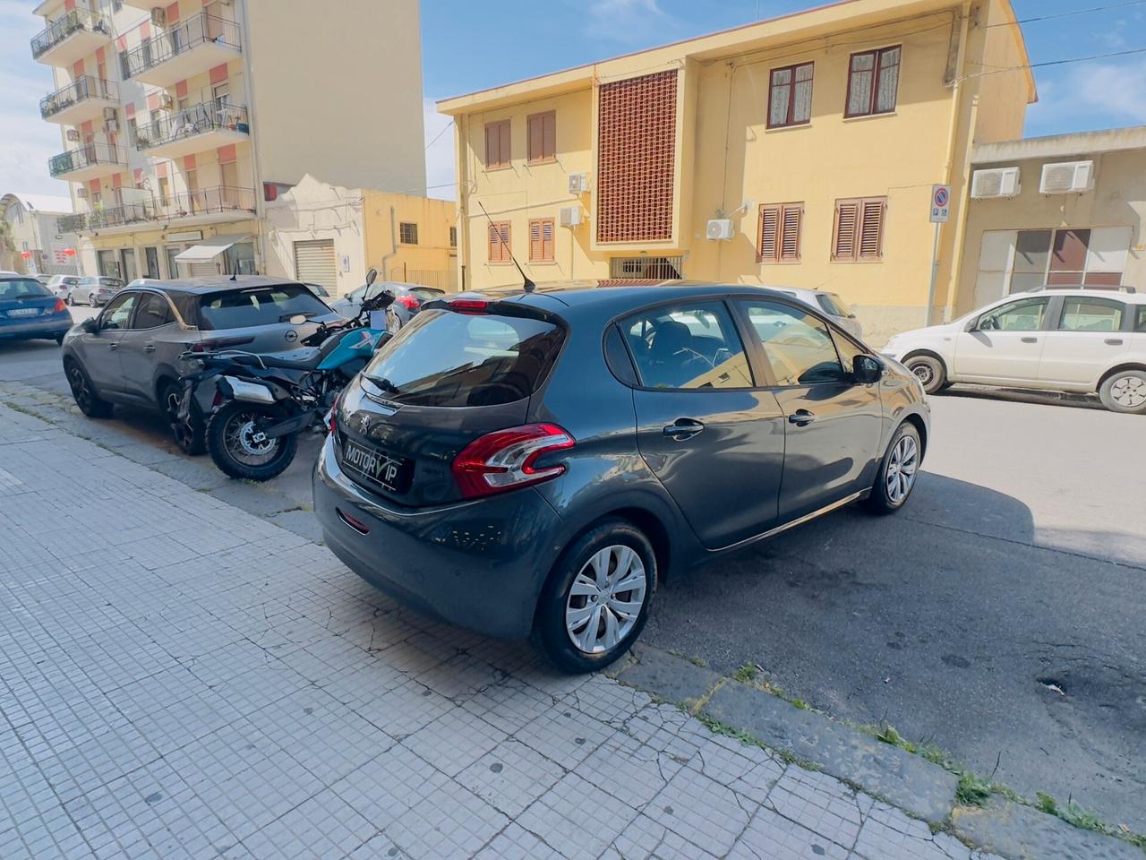 Peugeot 208 PureTech 82 5 porte Allure TUA DA 97€ ANTICIPO 0
