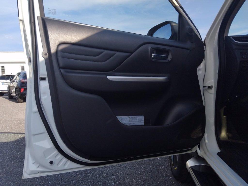 MITSUBISHI L200 d.cab 2.3d Diamond Pack 1 Intouch 4wd 150cv auto del 2022