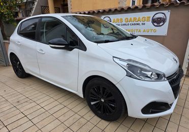 Peugeot 208 PureTech 82 5 porte Black Line
