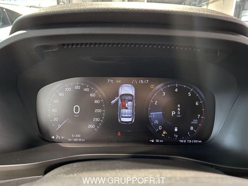 Volvo XC40 B4 AWD Geartronic Momentum Pro