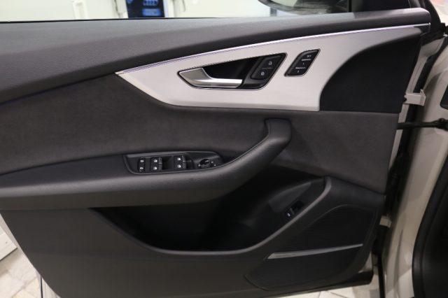 AUDI Q8 55 TFSI quattro tiptronic Sport PLUS S-LINE