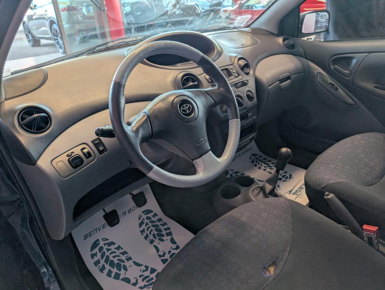 Toyota Yaris 1.0i 16V cat 5 porte Sol