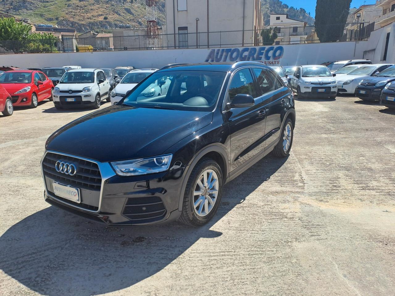Audi Q3 2.0 TDI 120 CV Business