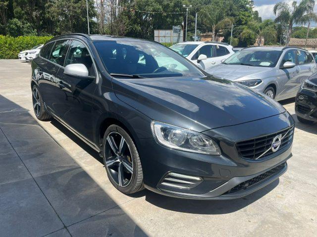 VOLVO V60 D2 2.0 R-design