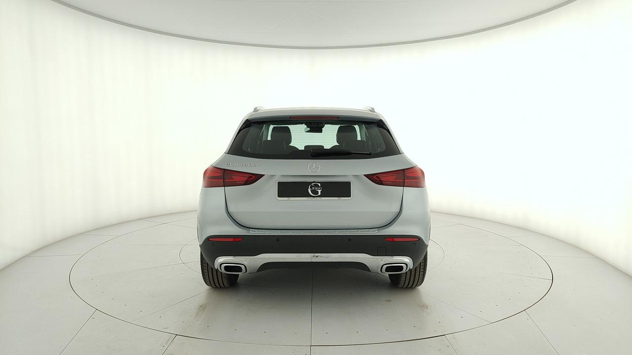 Mercedes-Benz GLA 180 d Progressive Advanced auto