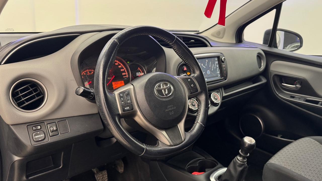 Toyota Yaris 1.4 D-4D 5 porte Lounge-2015