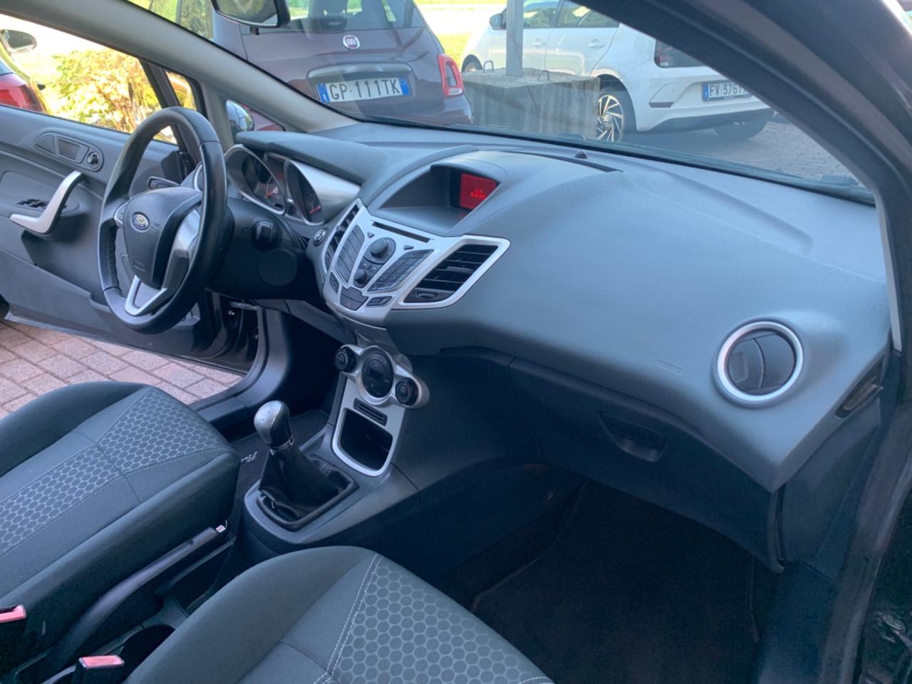 Ford Fiesta 1.4 TDCi 70CV 5 porte Titanium