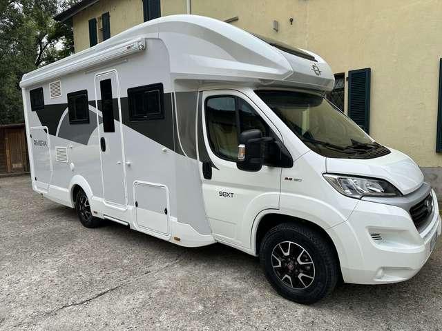 CI International Riviera 98 XT