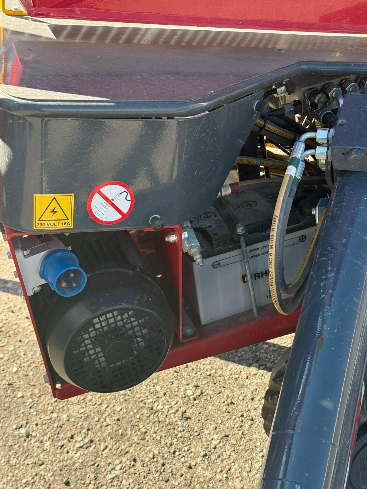 PIATTAFORMA HINOWA LIGHTLIFT 14,72