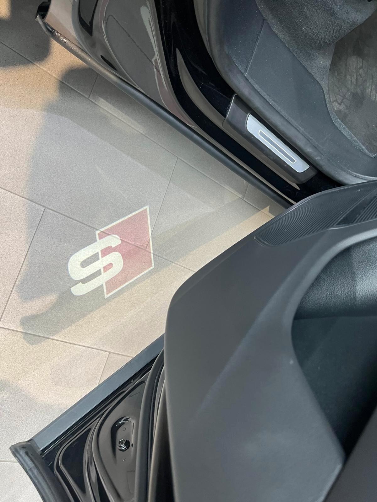 Audi Q8 SQ8 SUV TFSI quattro tiptronic 14000KM