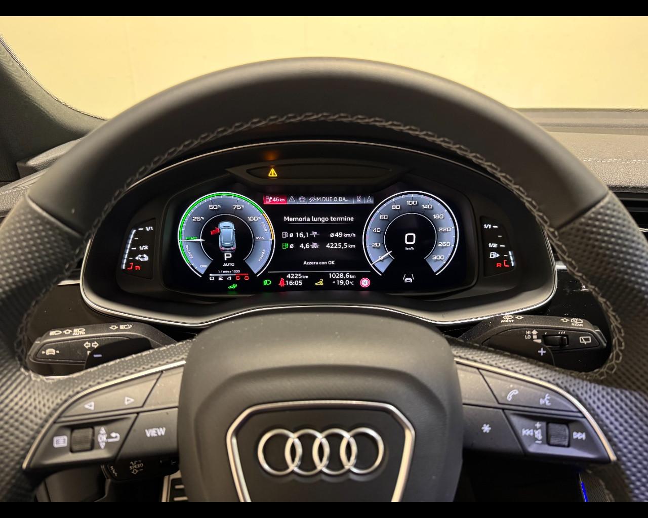 AUDI Q8 55 TFSIe QUATTRO TIPTRONIC S-LINE