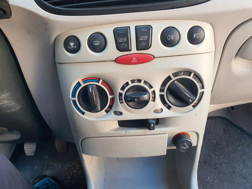 Fiat Punto 1.2 8V 5p. Dynamic Metano Clima