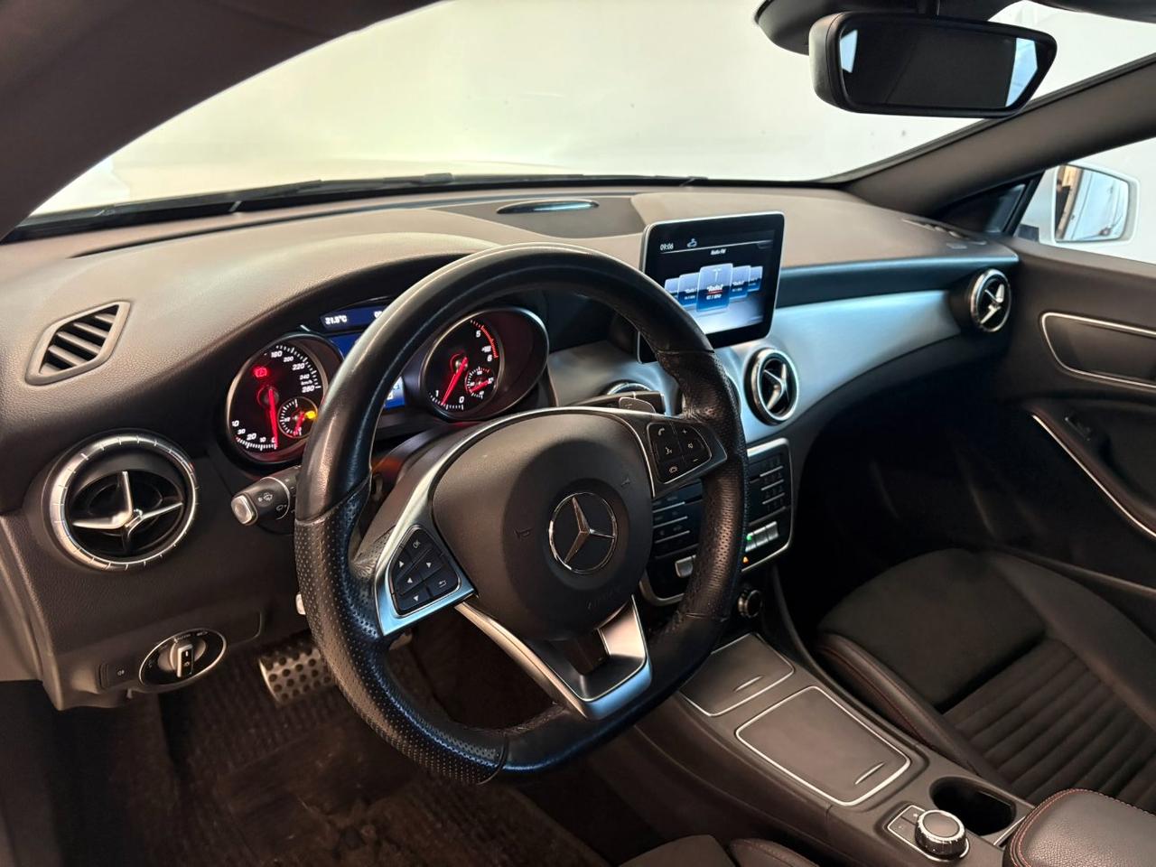Mercedes-Benz CLA 200 d Shooting Brake Premium S.W.