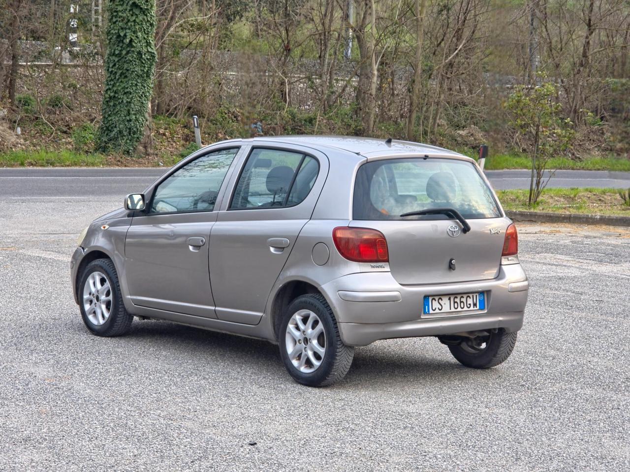 Toyota Yaris 1.0i 16V cat 5 porte Sol 2004-E4 Manuale NEO