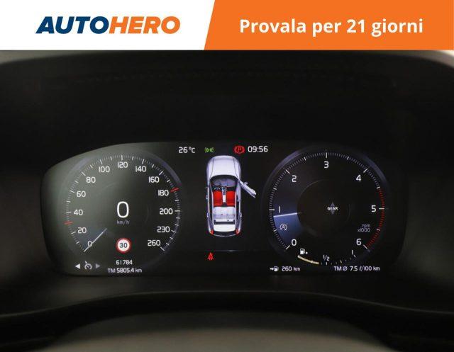 VOLVO XC40 D3 Momentum Core