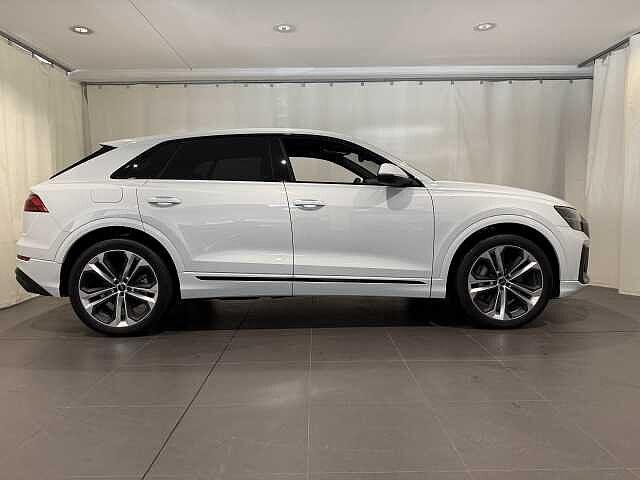 Audi Q8 55 TFSI e quattro tiptronic Sport