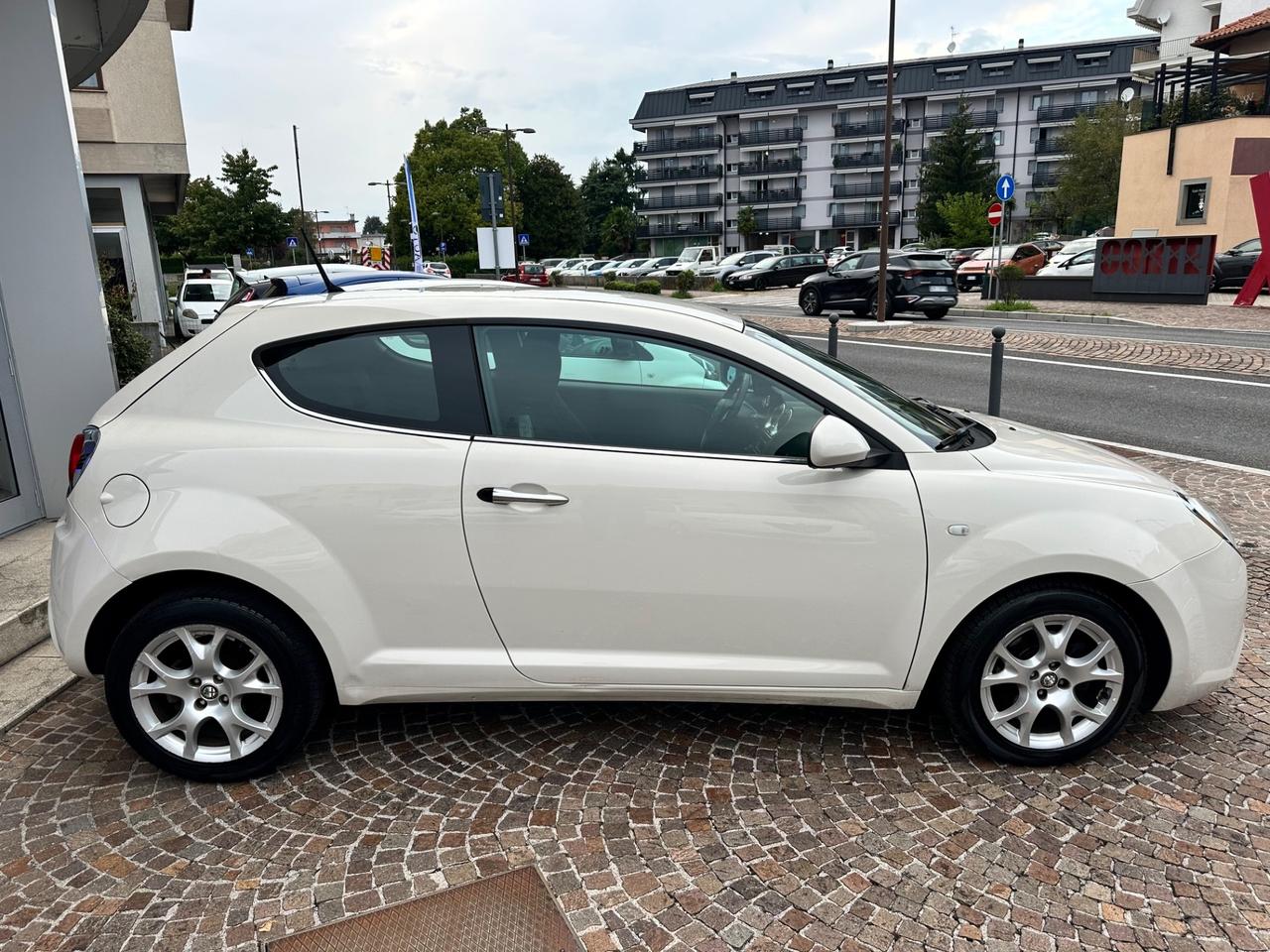 Alfa Romeo MiTo 1.3 JTDm-2 95 CV S&S Distinctive Sport Pack