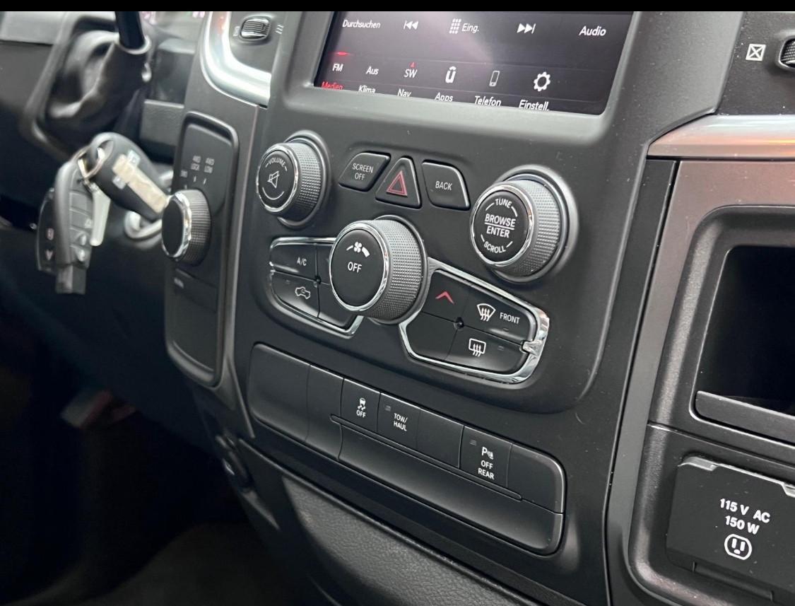 Dodge RAM 1500 5.7 V8 4WD Crew Cab