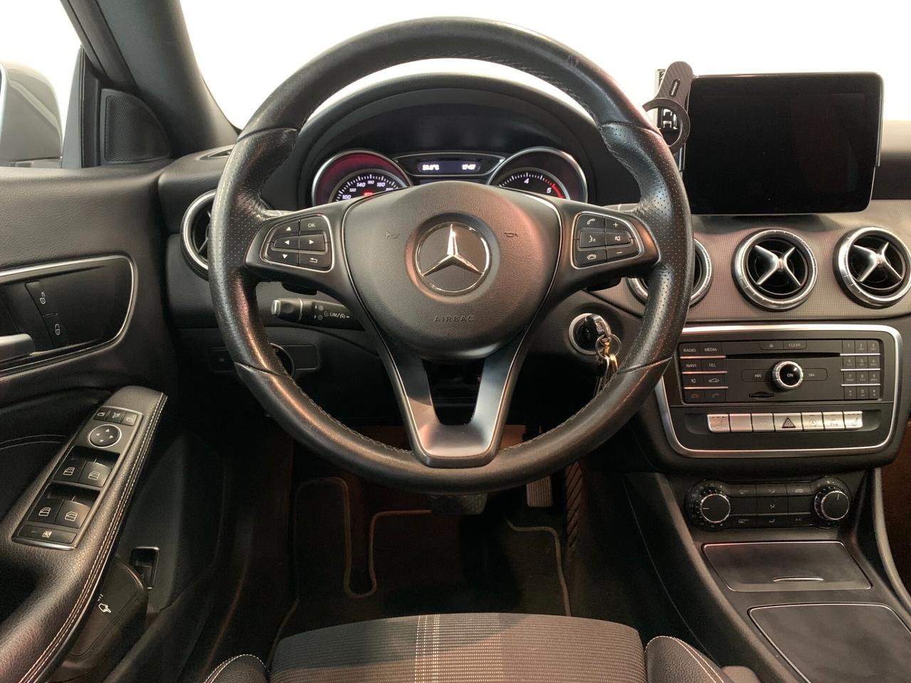 Mercedes-benz CLA 220 d Shooting Brake Automatic Sport