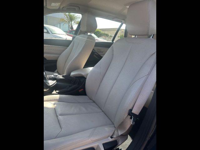 BMW 318 Serie 3 (F30/31) - d Touring Luxury
