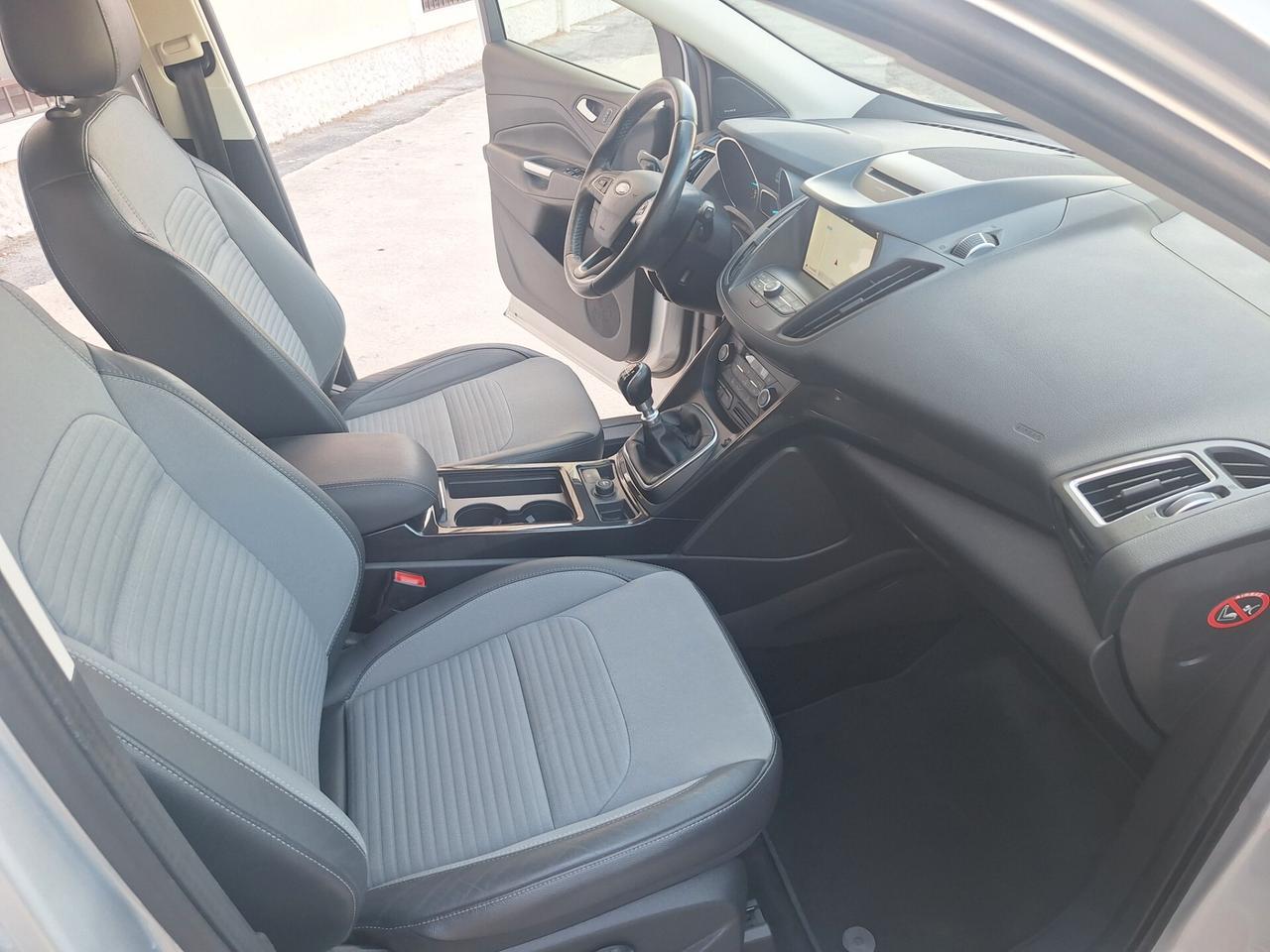 Ford Kuga 1.5 TDCI 120 CV NAVI GANCIO TRAINO