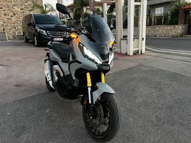 Honda X-ADV 750 Fulled- PARI AL NUOVO