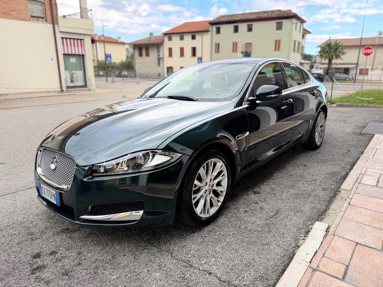 Jaguar XF 2.2 D 200 CV Business Edition