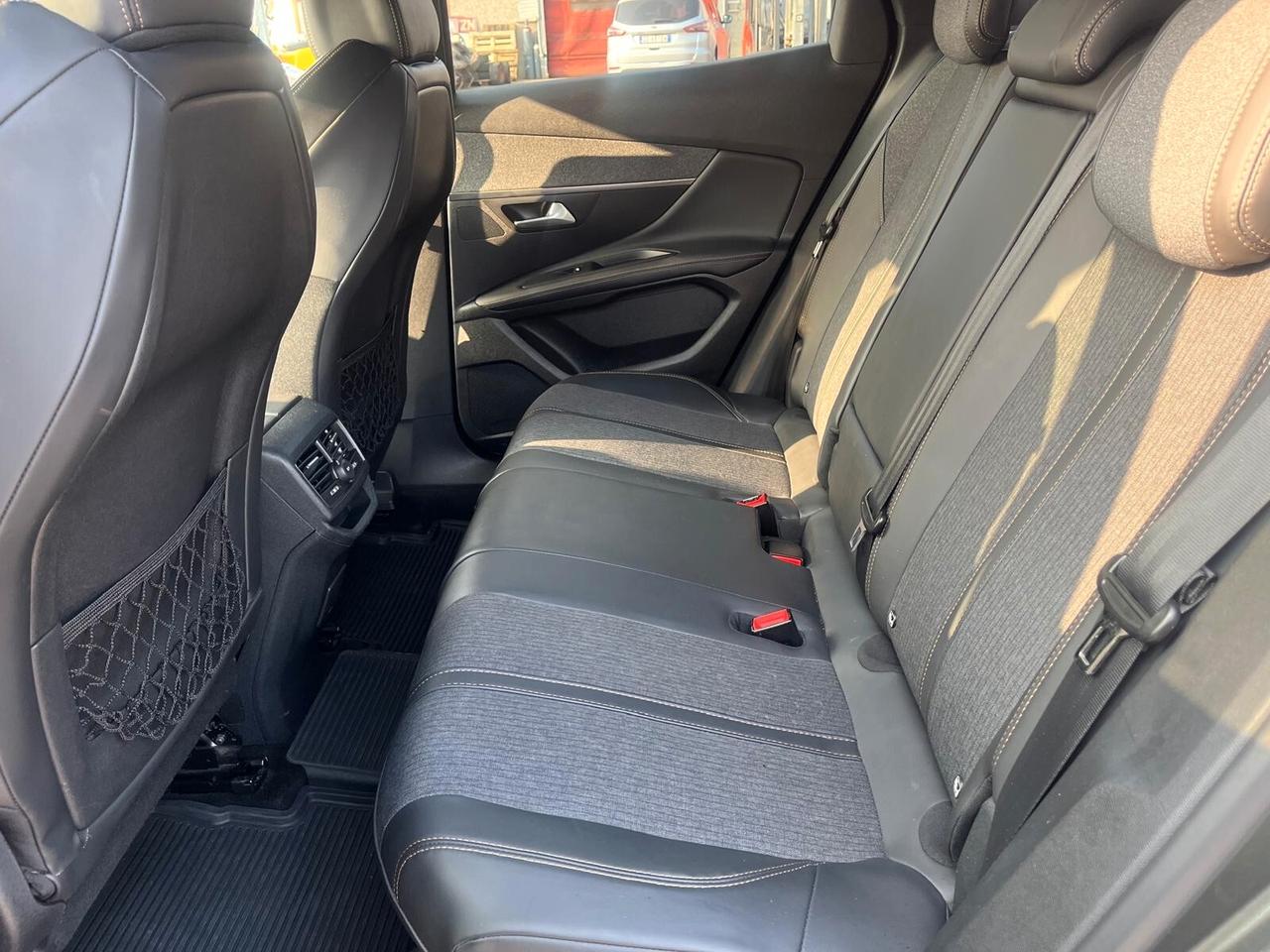 Peugeot 3008 BlueHDi 120 S&S Allure