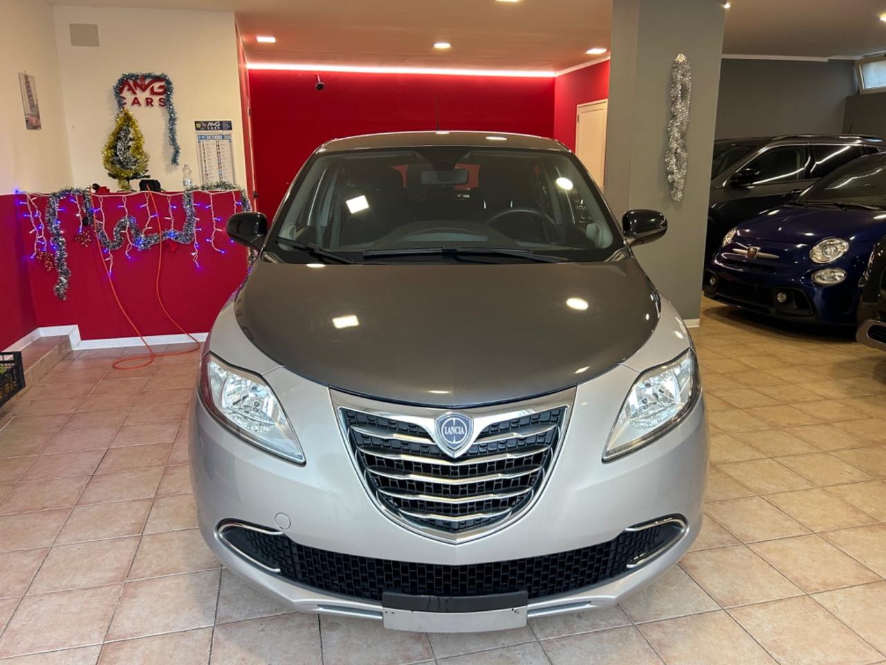 Lancia Ypsilon 1.2 69 CV 5 porte S&S Platinum