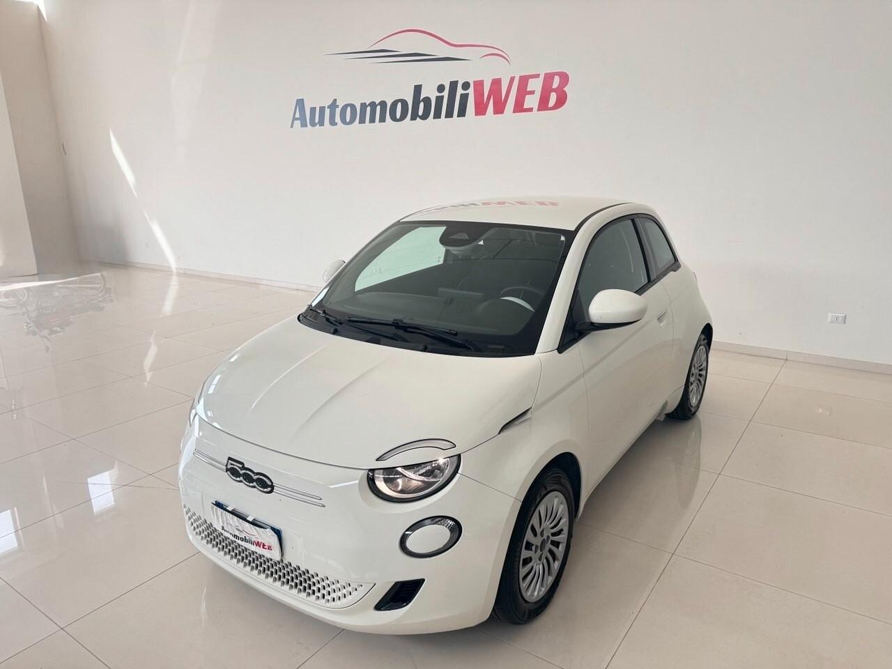 Fiat 500 500e Berlina 42 kWh La Prima