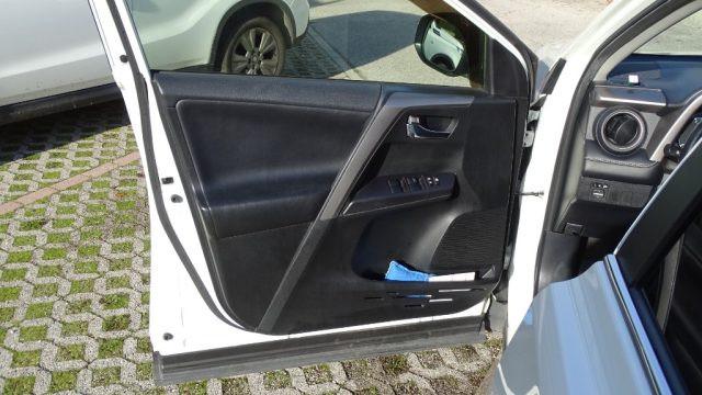 TOYOTA RAV 4 2.0 D-4D 2WD 143cv, versione "Lounge", Garanzia..