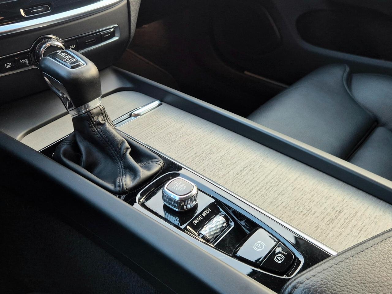 Volvo V60 Cross Country D4 AWD Geartronic Pro