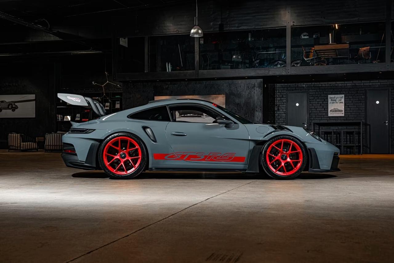 Porsche 911 GT3 RS Weissach