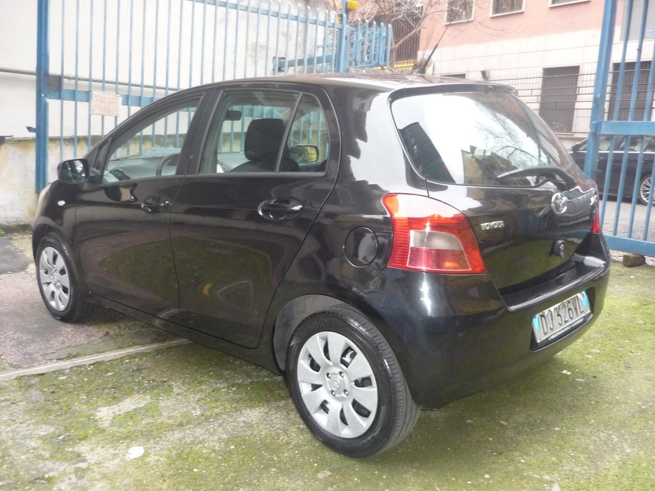 Toyota Yaris 1.0 5 porte Sol