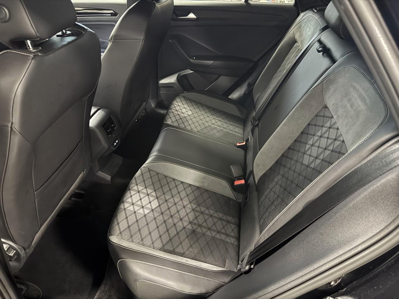 Volkswagen T-Roc 1.5 tsi R-Line / NO VINCOLI / Full Opt.