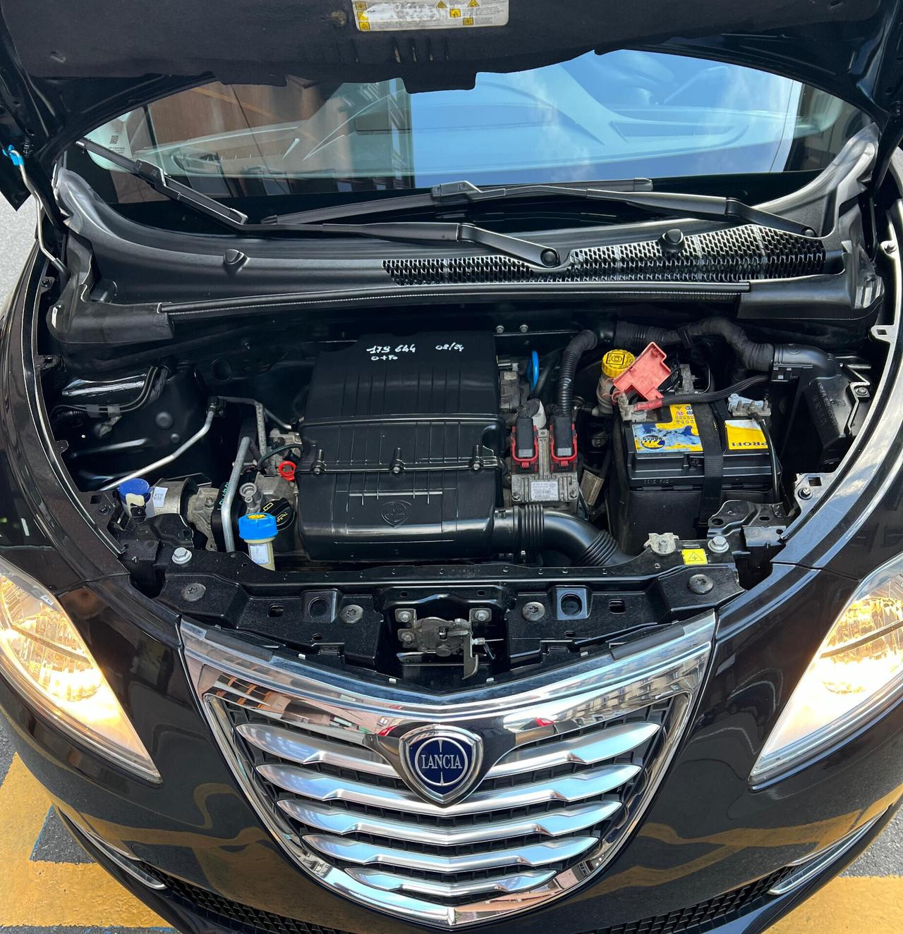 Lancia Ypsilon - APERTI AD AGOSTO